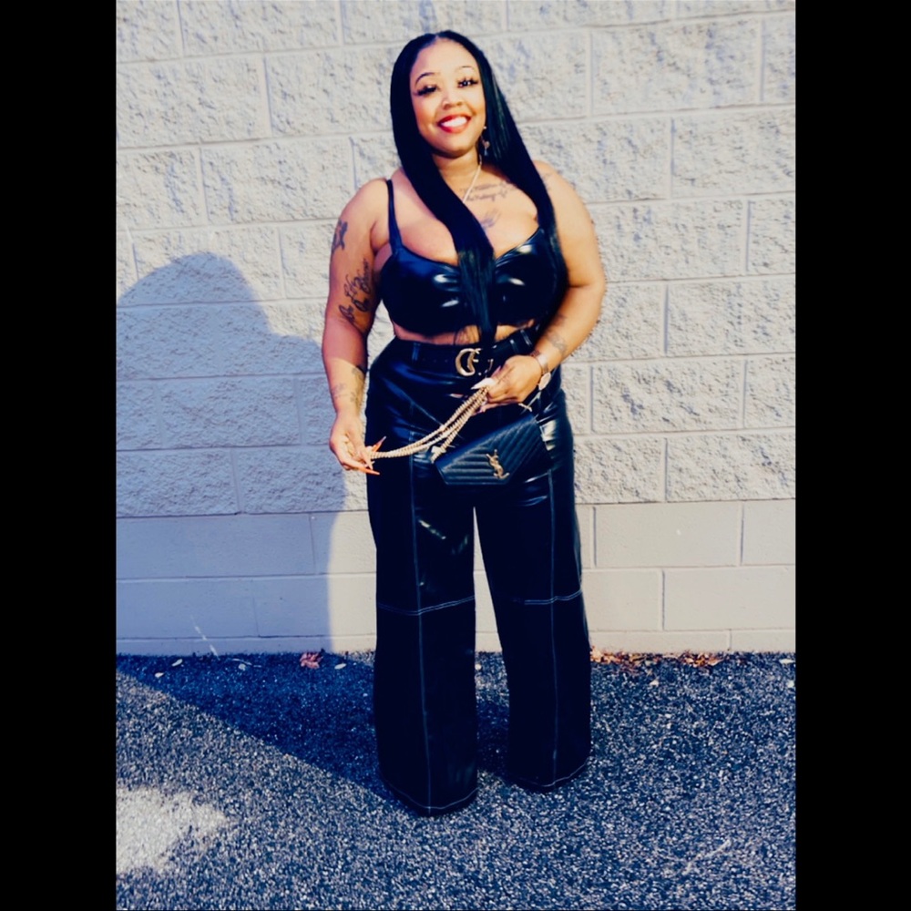 Fashion Nova 2piece leather set size XL (Cart J-108)